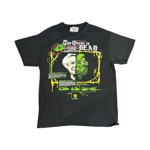 Feels So Good | The Queen Black Graphic Tee Shirt Size Medium